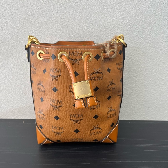 MCM Bucket Bag - Picture 7 of 7